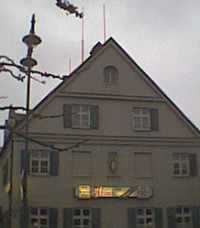 Sendemasten in 86482 Aystetten in der Hauptstraße 47 auf dem Gasthof Hirsch